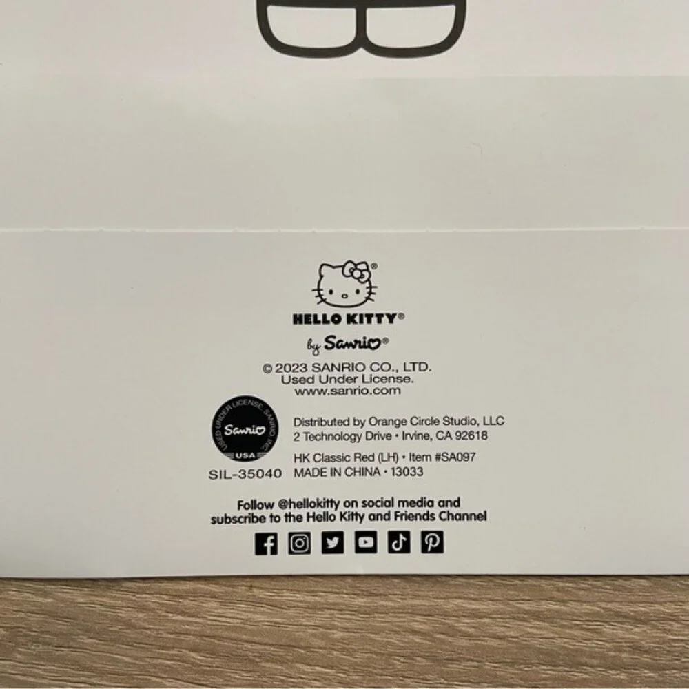 Hello Kitty Happy Birthday White Gift Bag NEW